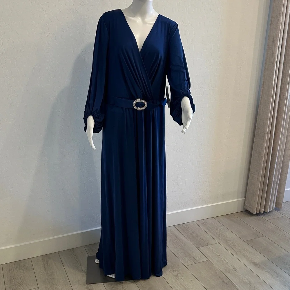 Elegant Navy Blue Maxi Dress - Picture 1 of 6